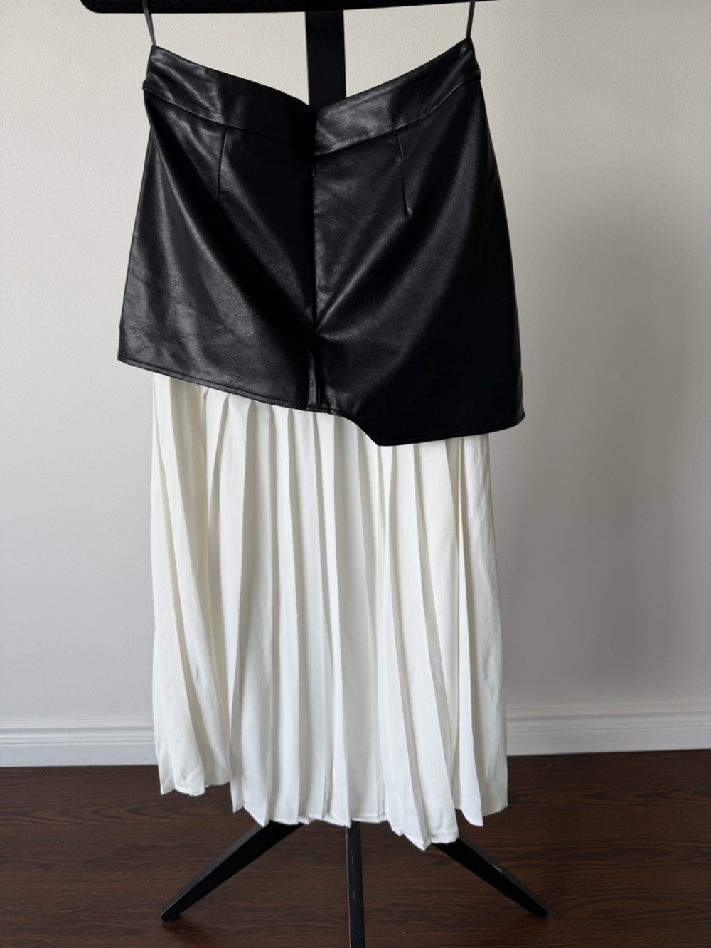 Commense Black and White Asymmetrical Layered Skirt
